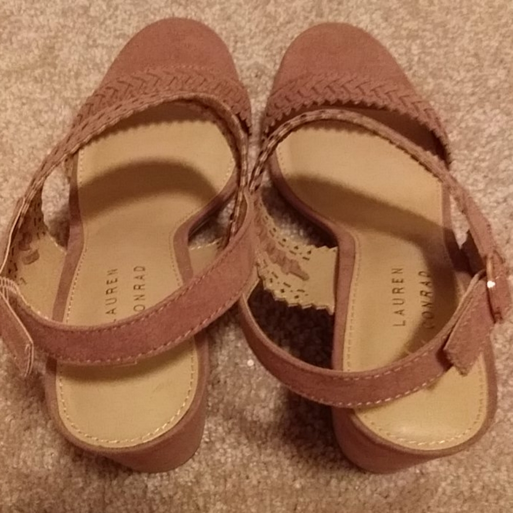 Shoe - Picture 7 of 8